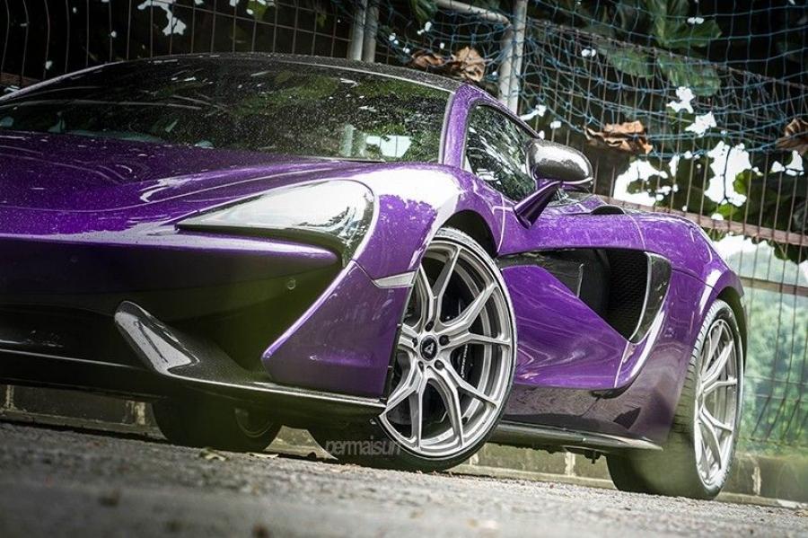 Детали экстерьера McLaren 570S Mauvine Blue by Permaisuri 2016 года  (фото 5 из 10)